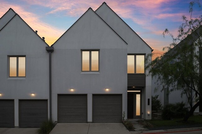2518 Watkins Wy