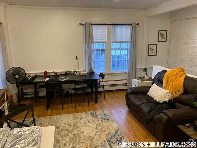Building Photo - 61 S Huntington Ave Unit 103 Rental