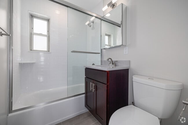 2 habitaciones, 1 baño - 768 pies cuadrados - Baño
