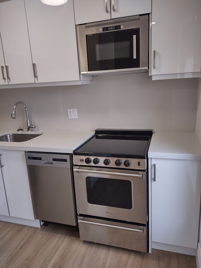 Building Photo - 130-134 Dalhousie St