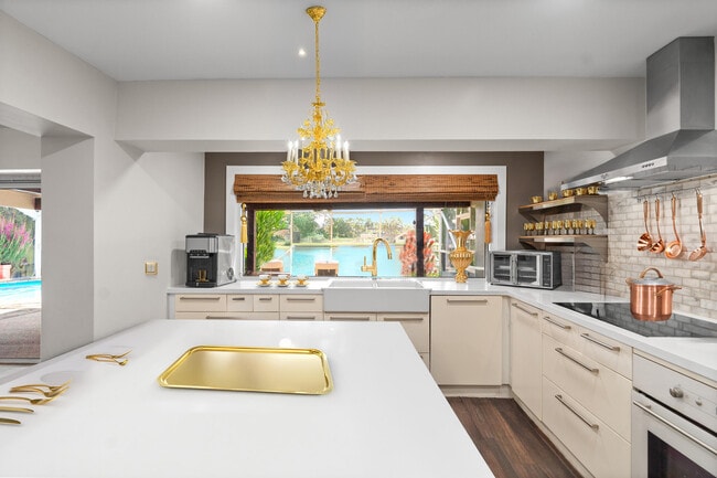 Photo - 6106 Royal Poinciana Ln