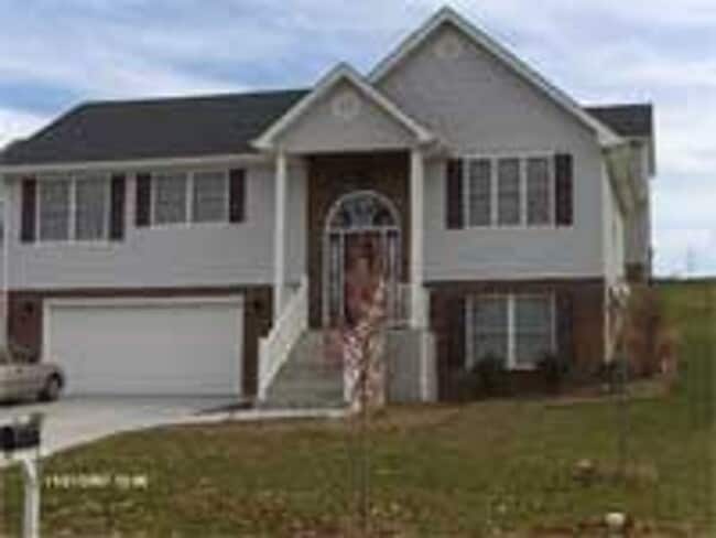 Photo - 228 Mountain Breeze Dr
