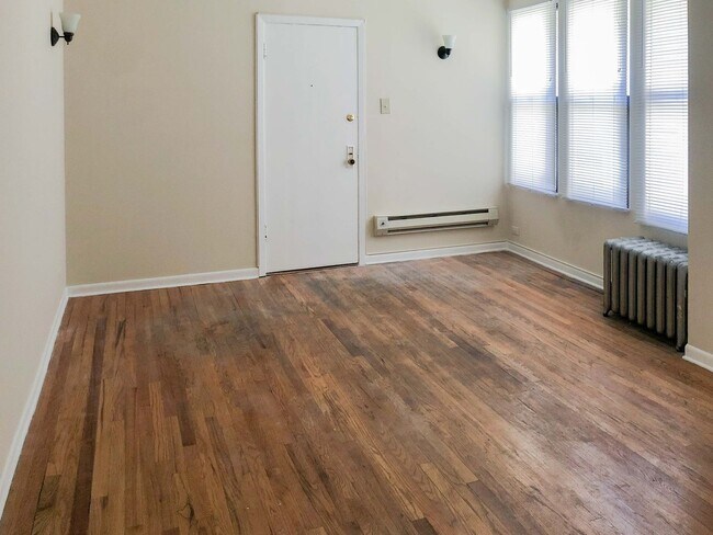 Photo - 627 W Melrose St Unit G2