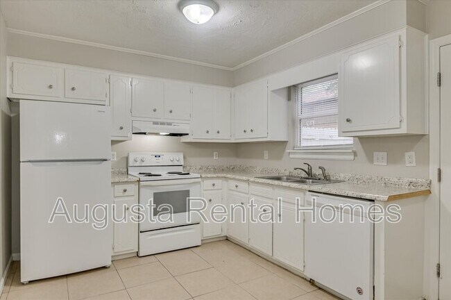 Photo - 140 Chalet North CT