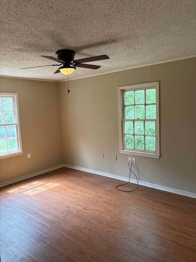 Photo - 1920 Windsor Ave