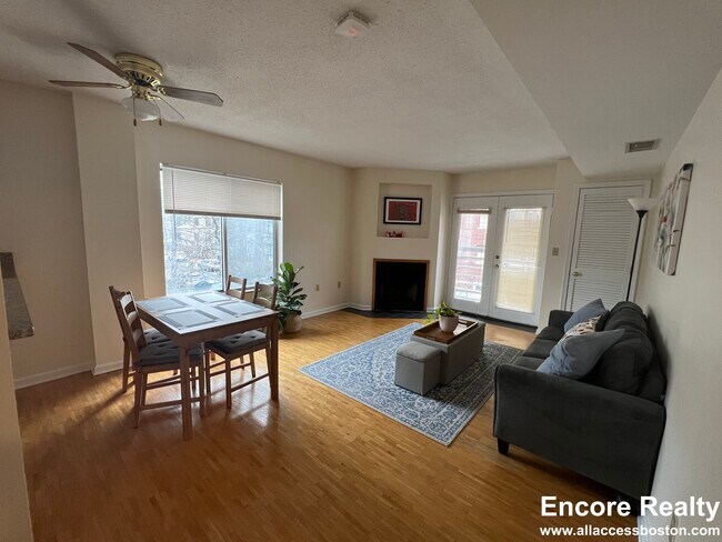 Photo - 345 Franklin St Unidad 405