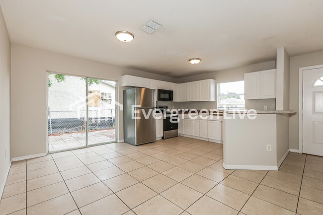 Photo - 3616 N 55th St