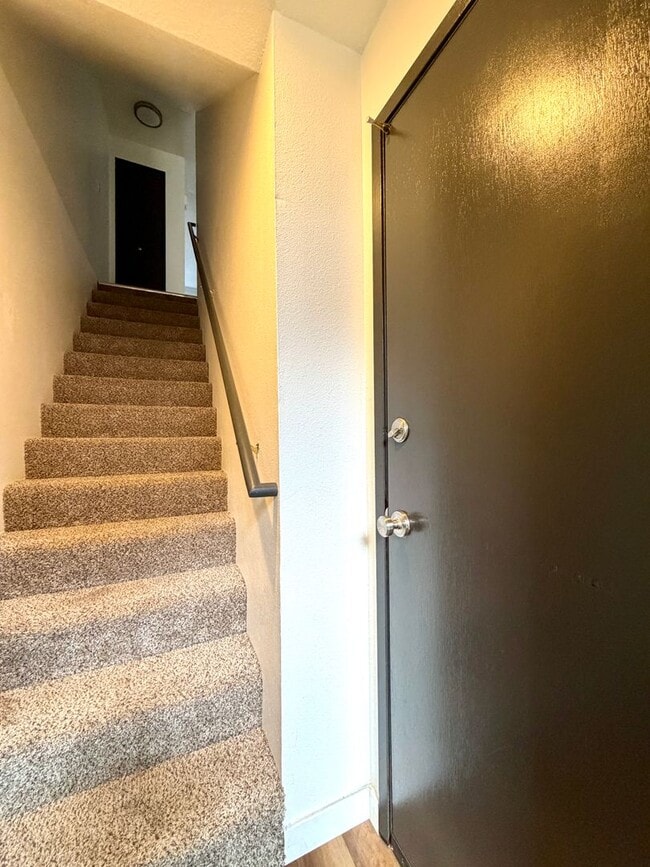 Photo - **FREE FIRST MONTH'S RENT** Updated Townhouse in the Heart of Garden Home~ New LVP Flooring~ Wash...