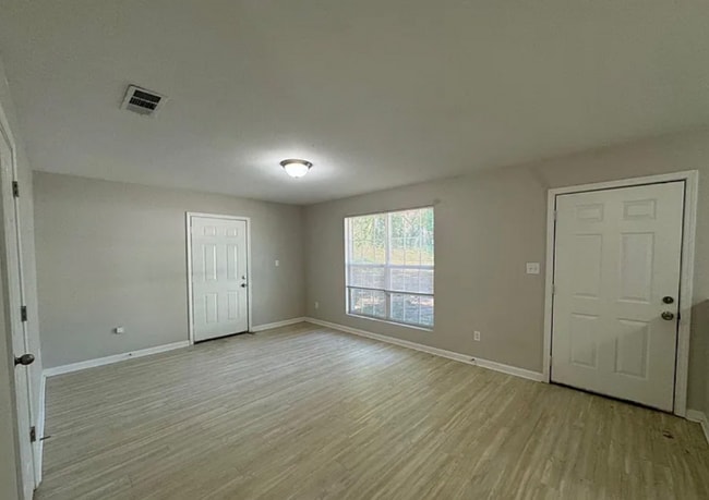 Photo - 251 Lawrence Rd Unidad 251