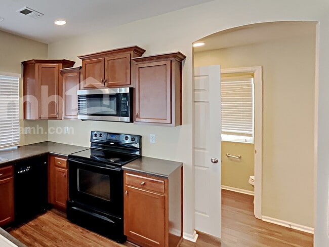 Photo - 4659 N Argonne St