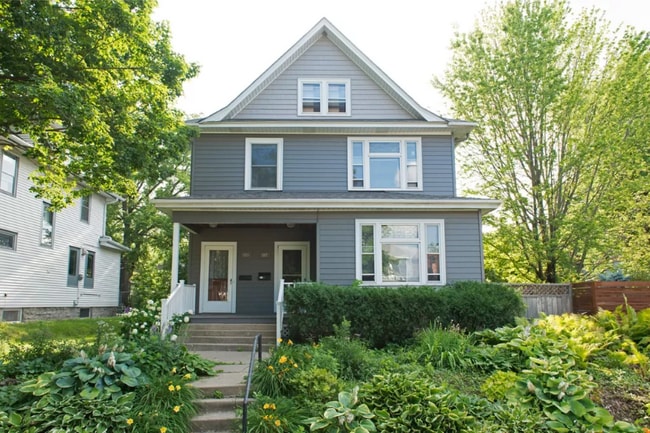 Building Photo - 569 Ottawa Ave Rental