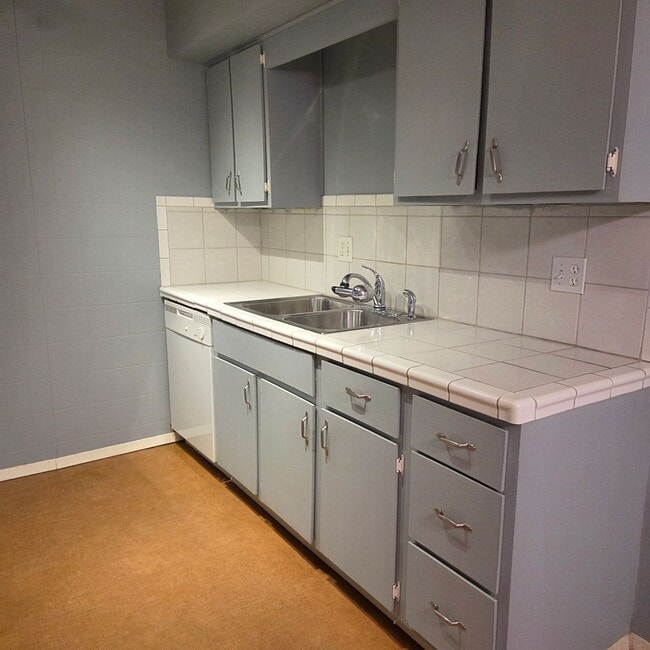 Photo - South Lincoln 1-bedroom apartment
