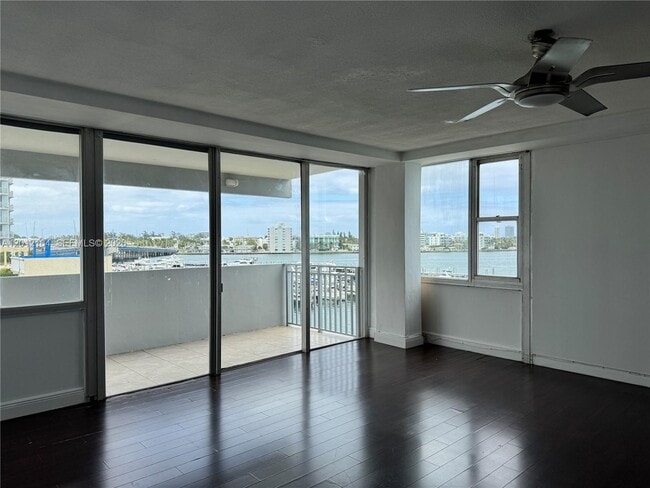 Photo - 7545 E Treasure Dr Unit 5G