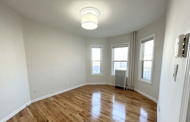 Photo - 153 E Cottage St