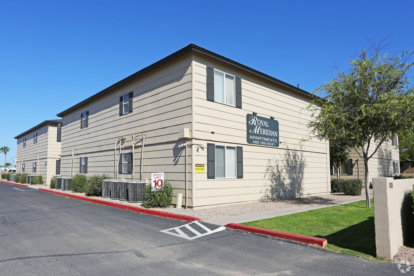 Royal Meridian - Royal Meridian Apartments