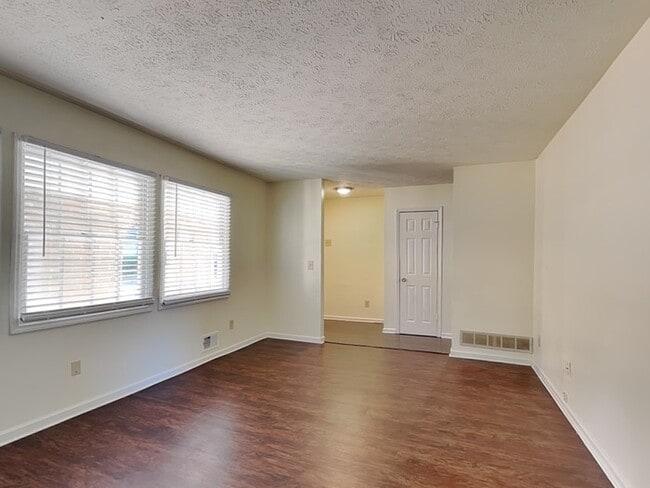 Photo - 105 Feldwood Pines St