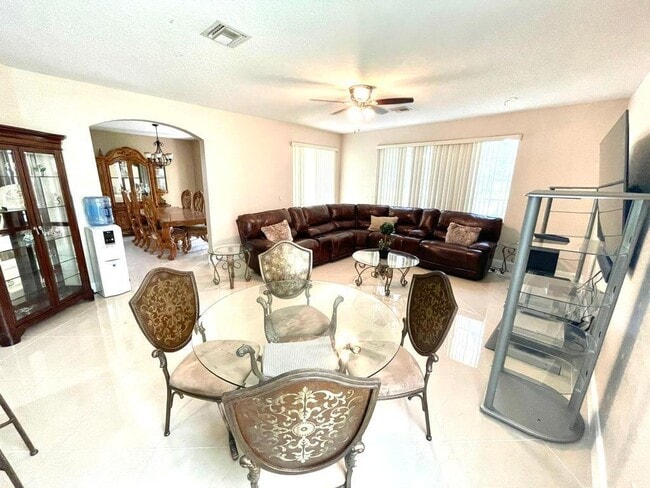 Photo - 10454 Galleria St