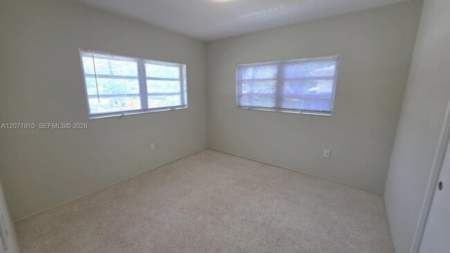 Photo - 260 SW 31st Ct
