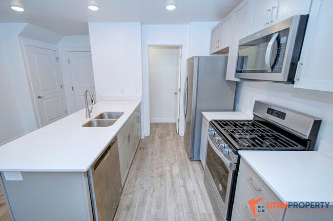 Photo - 763 N 3860 W