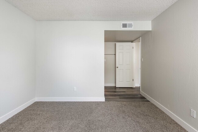 Camelback Cove Apartments