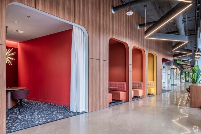 Work and Meeting Rooms
