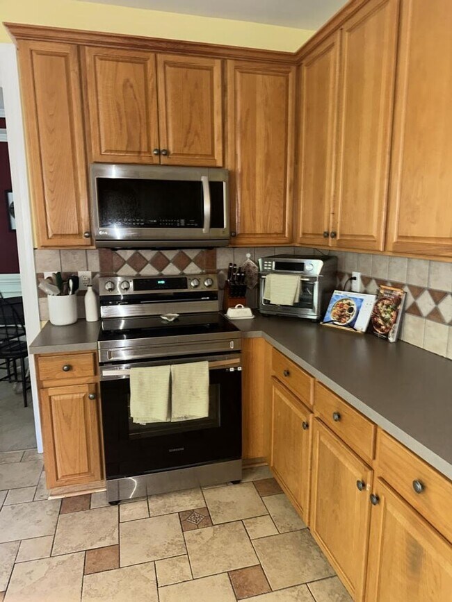 Photo - Charming Single Family Home. 4 bedroom 2.5...