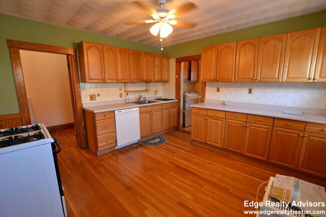 Building Photo - 157 Brayton Rd Unit 2 Rental