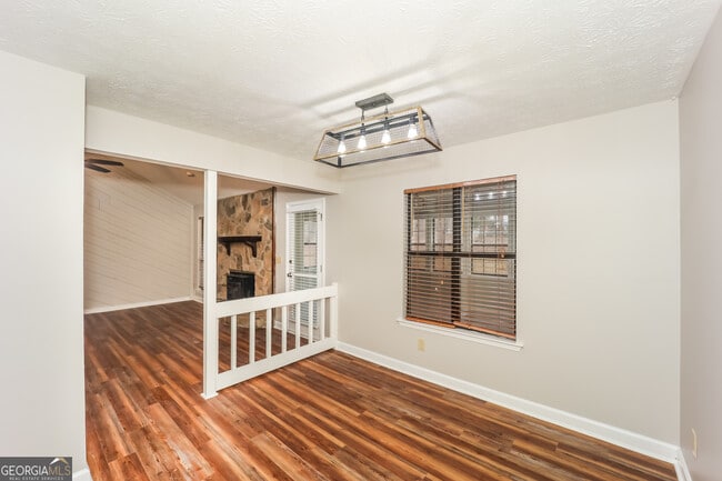 Photo - 145 Whitney Way