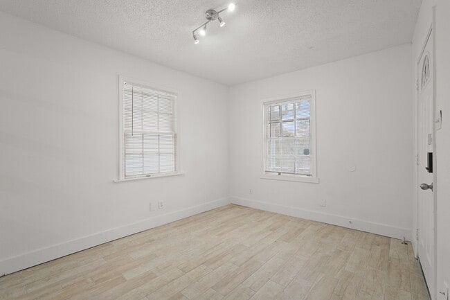 Photo - 1415 Church St