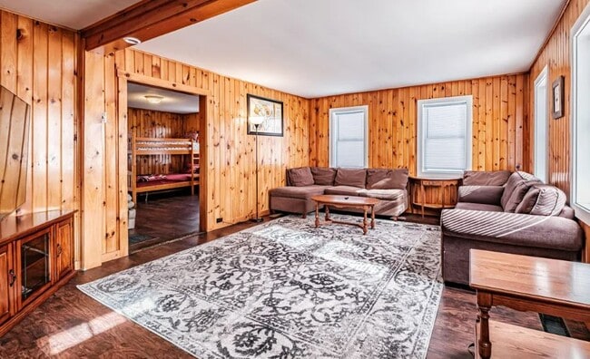 Photo - 131 W Bethel Rd