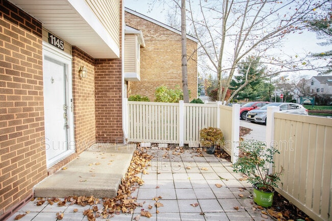 Building Photo - 1145 Golden Pond Ct
