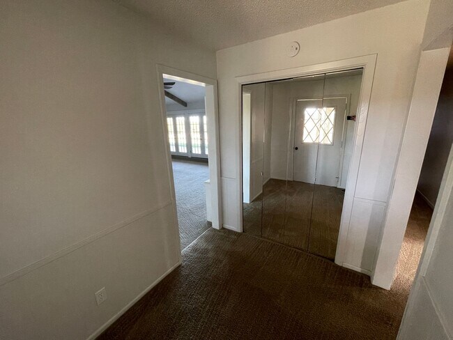 Photo - 552 Lawson Ln