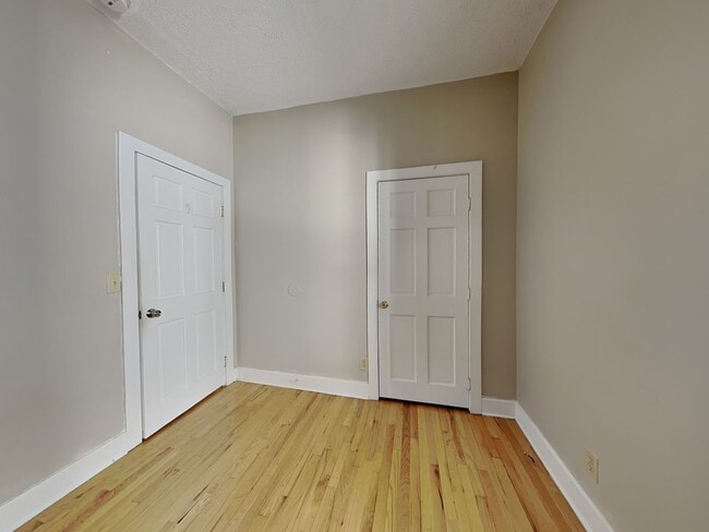 Photo - 1394 Indianola Ave