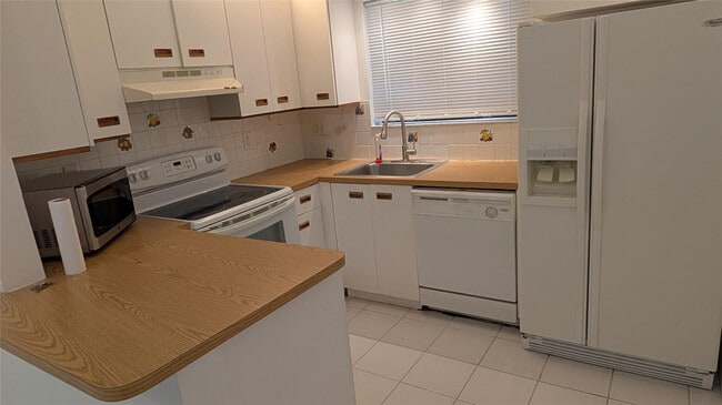 Photo - 2372 NW 39th Ave