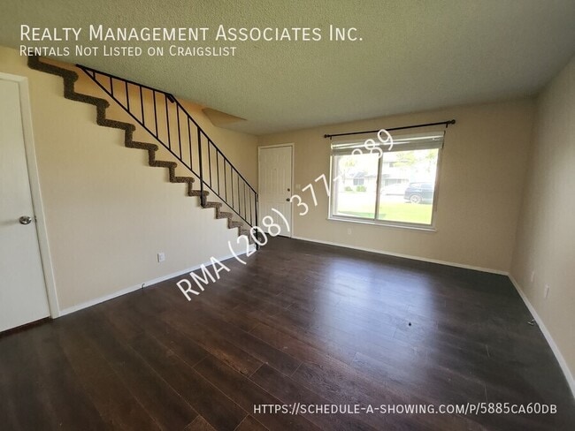 Photo - 852 N Benjamin Ln