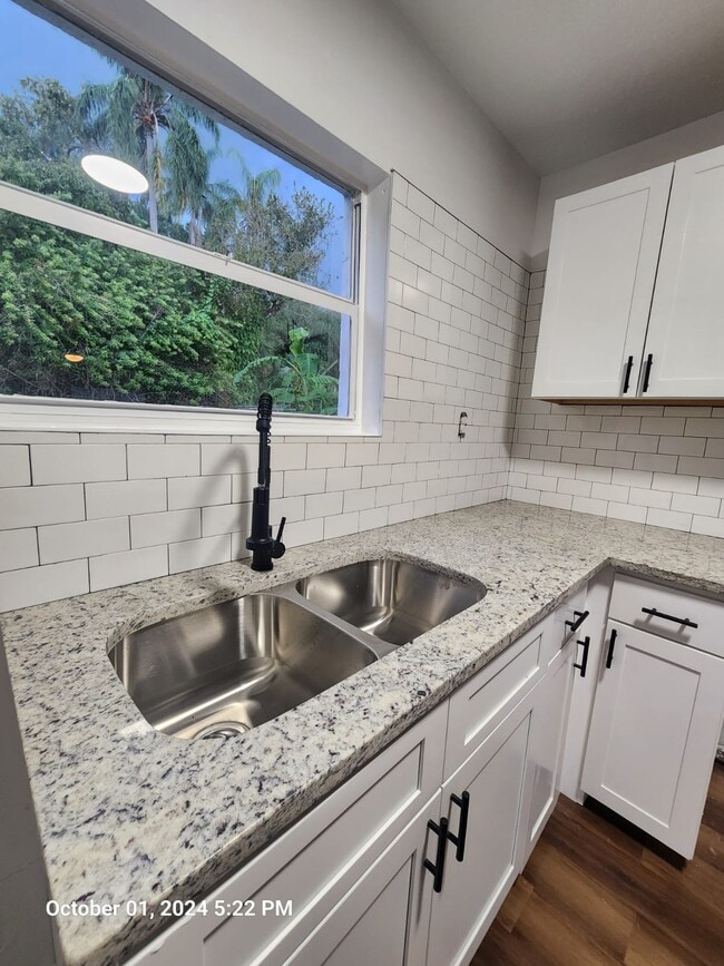 Photo - 615 Clearlake Rd