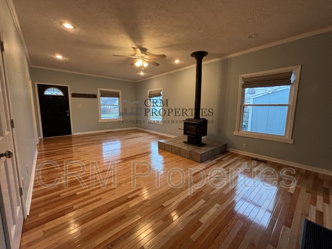 Photo - 414 W King St