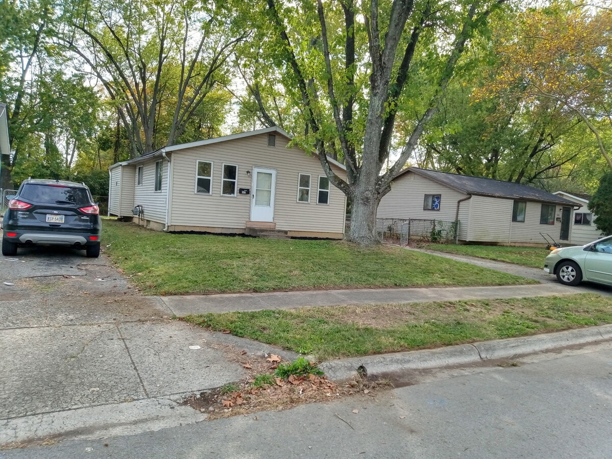 Photo - 3371 Clarkston Ave