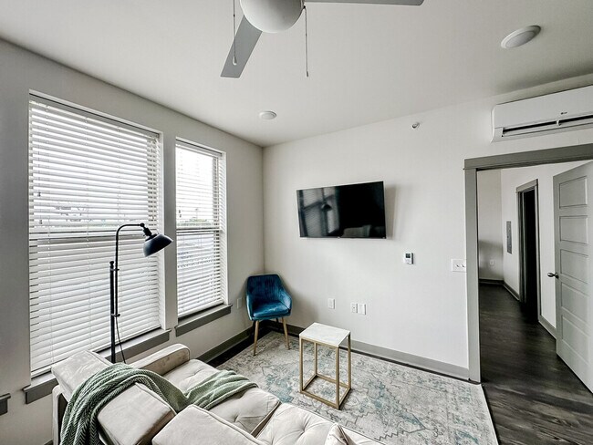 Photo - 111 E 4th St Unidad SI ID1036786P