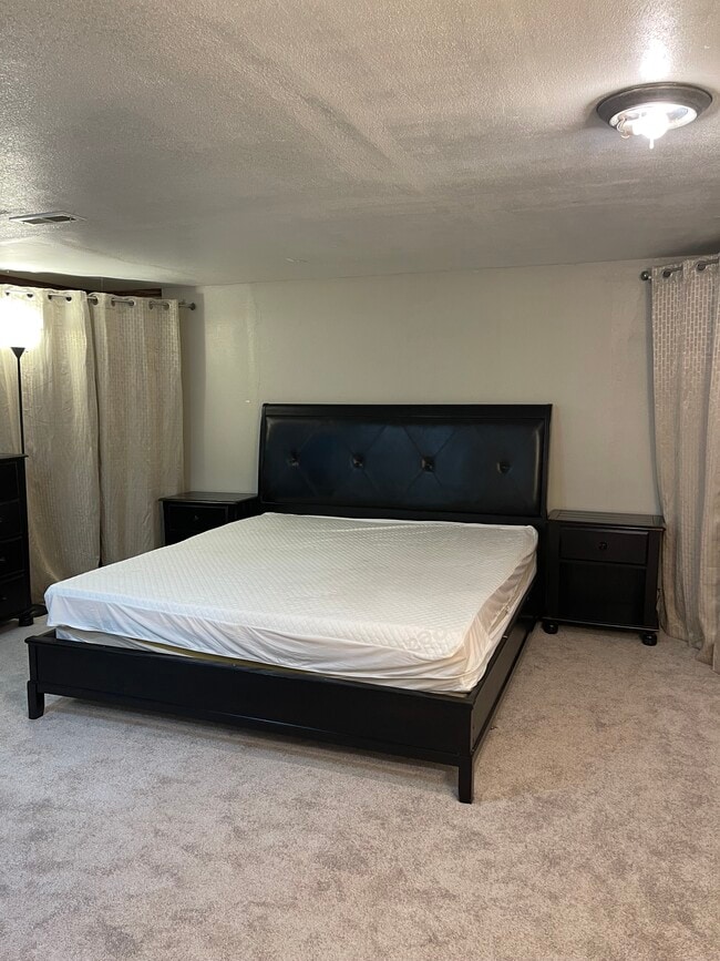 Photo - 3376 White Oak Ln Unit B