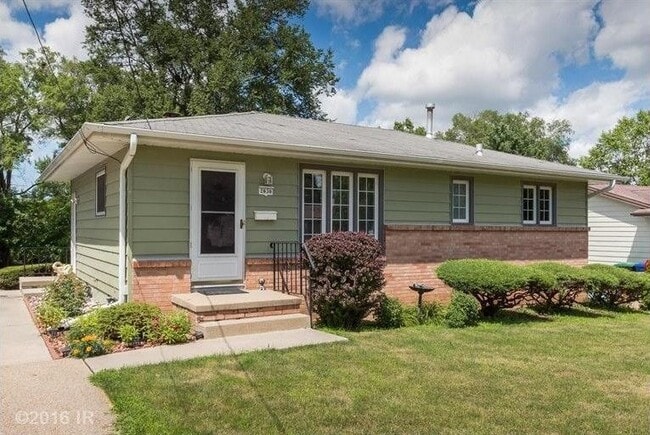 Photo - 2636 Wedgewood Rd