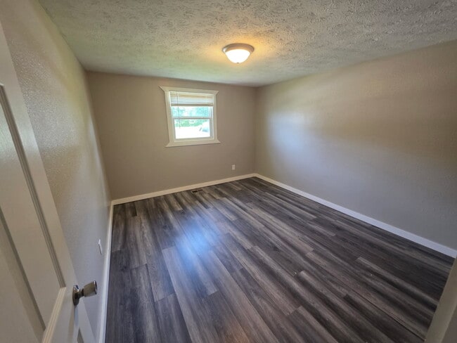 Photo - 1170 Leota Dr
