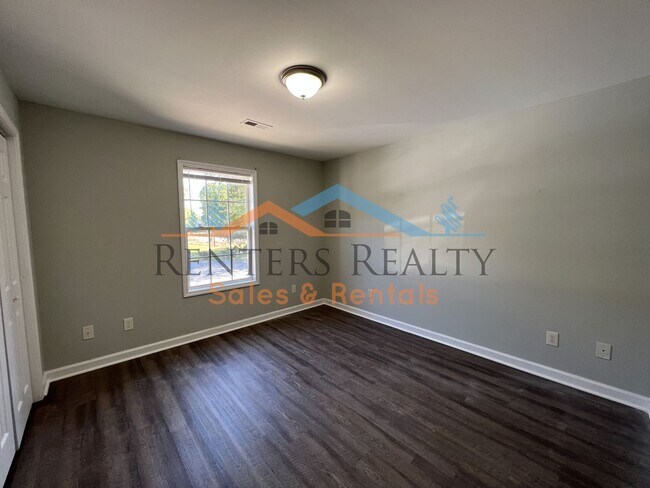 Photo - 2 Bedroom Townhouse with Yard