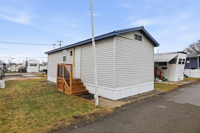 Building Photo - 22600 Middlebelt Rd