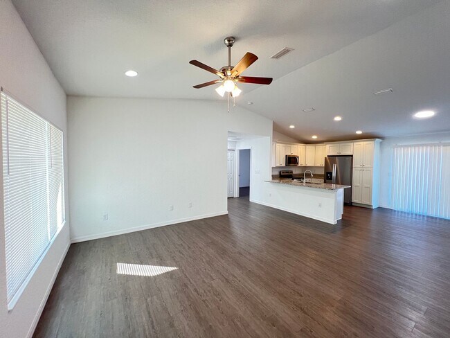 Photo - GORGEOUS 3 Bedroom, 2 Bathroom Home in Ocklawaha!! Ready to Move In.