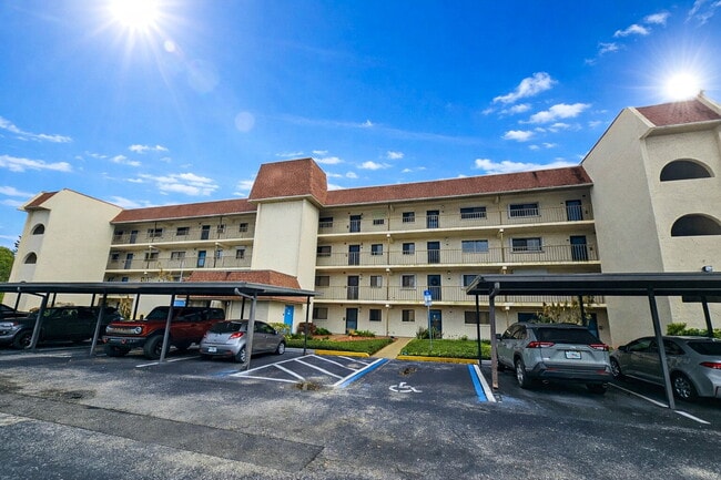 Building Photo - Wickham Road Condo