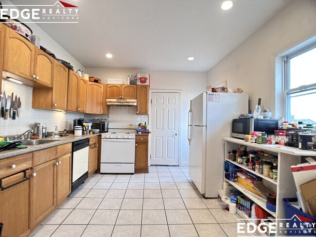 Building Photo - 3 Alcott St Rental