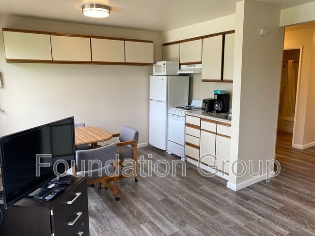 Photo - 400 10th Ave