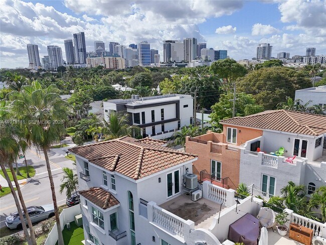 Photo - 601 NE 11th Ave