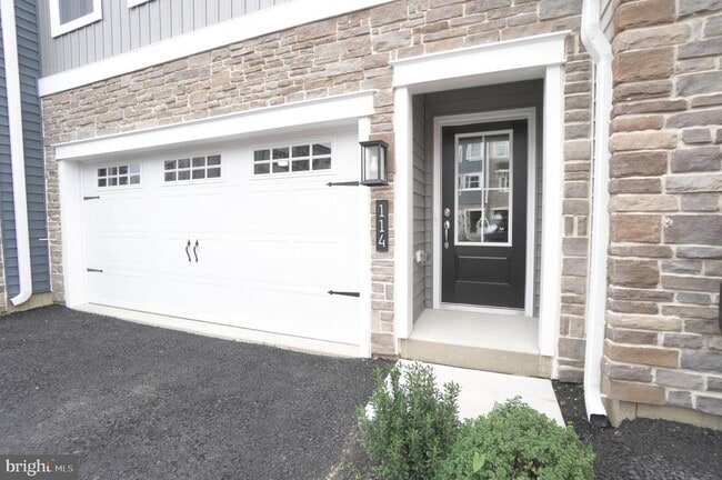 Building Photo - 114 Higher Rock Ct